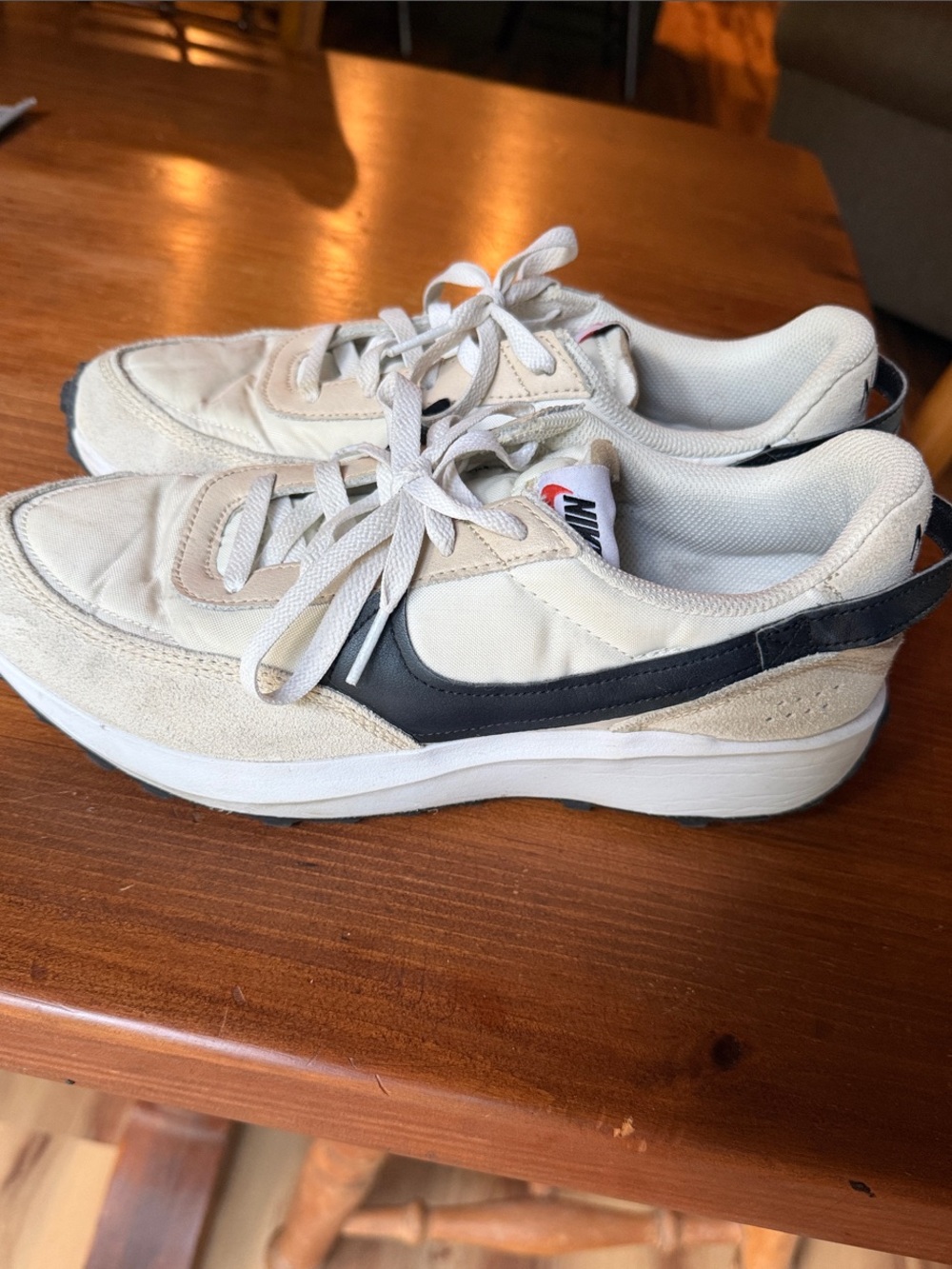 Nike Women’s Cream and Black Athletic Sneakers Sz 10